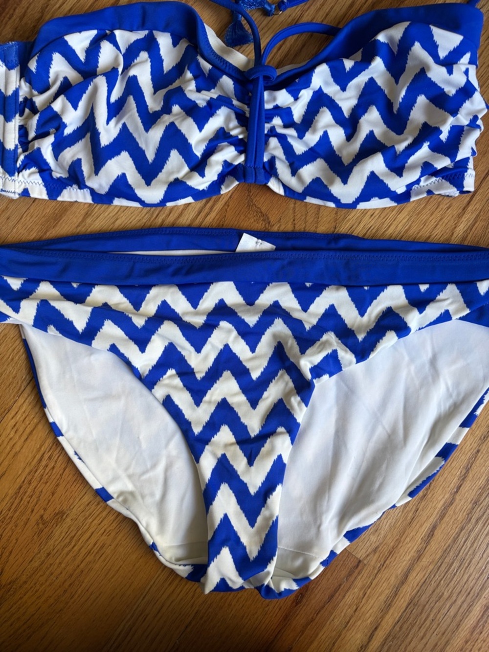 Freya 34DD and medium Blue and White Chevron Bandeau Bikini - Picture 2 of 7